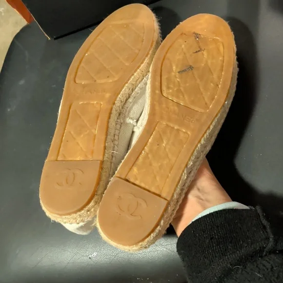 RARE Sz 42 CHANEL Espadrilles - Cream and Black - Picture 5 of 9